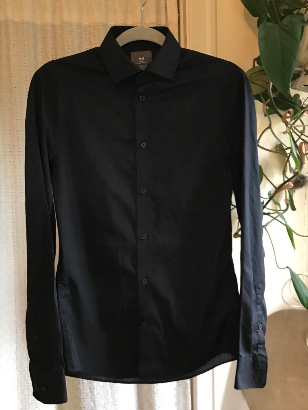 Long sleeve Black Button up H & M men’s slim fit